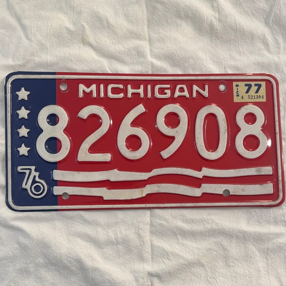 Vintage Authentic 1976 Michigan License Plate